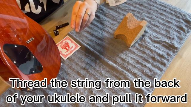 How to Change Strings on an Electric Ukulele with Chibi смотреть онлайн