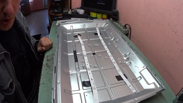 Ремонт подсветки изогнутого ТВ Comer смотреть онлайн