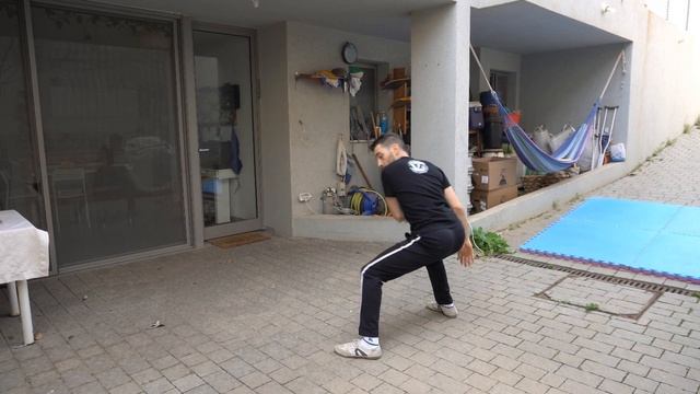 15-Minute Capoeira Workout at Home for Beginners | Simple Capoeira Moves смотреть онлайн