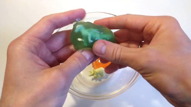 Открываем Игрушки Яица Сюрпризы! Динозавры и Слайм смотреть онлайн