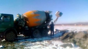 автобетоносмеситель с самозагрузкой камаз миксер. .mp4