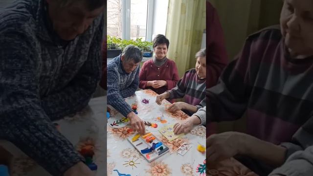 В доме престарелых попели под баян. смотреть онлайн