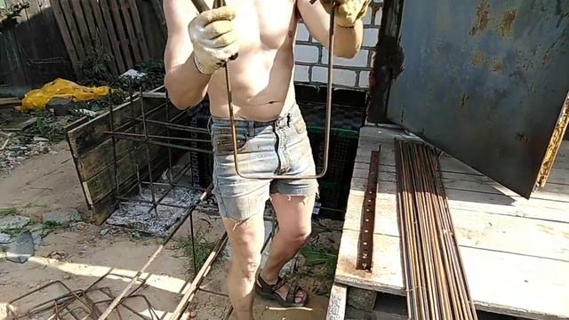 Самый простой и дешёвый станок для гибки арматуры всего за 10 минут!!! смотреть онлайн