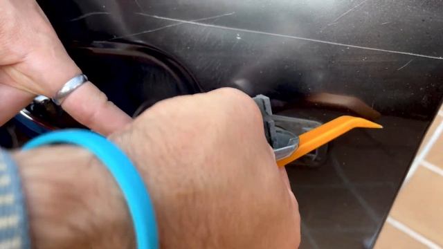 Como se desmonta el panel de la puerta de nuestro coche / avería en el cierre del #ford mondeo смотреть онлайн