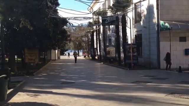 Большая Ялта местные ловят рыбу. Обзор Ялта набережная. смотреть онлайн