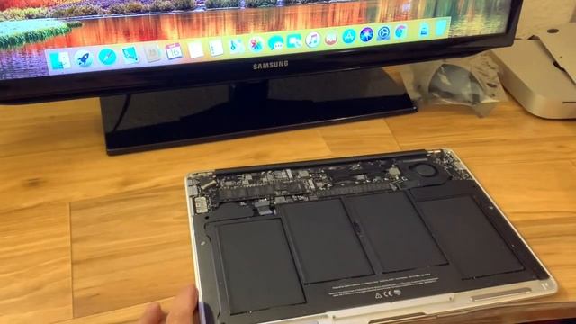 White Screen MacBook Air What Happened? | How To Fix 2022 смотреть онлайн