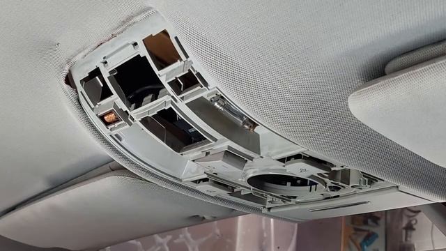 How to remove Audi Q7 ceiling DOME light смотреть онлайн