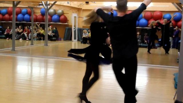 Кирилл и Саша - преподаватели бальных танцев в Sashadance смотреть онлайн