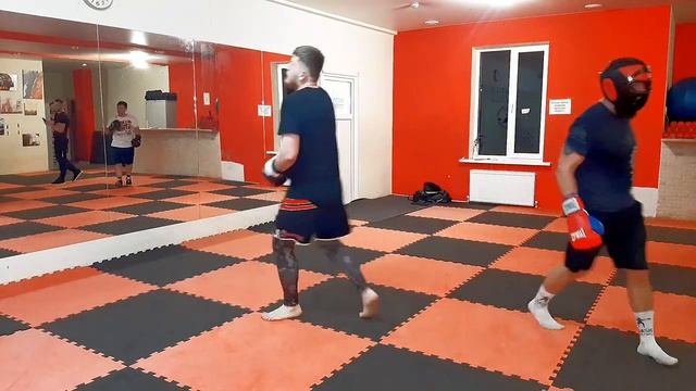 Бокс в спортивном клубе "Сила" смотреть онлайн