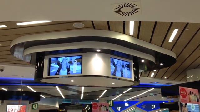 Digital Signage: perfume store of Duty Free in airport of Palma de Mallorca (two monitors 55") смотреть онлайн