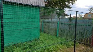 38. Наша дача. август  2022 г. 38я серия. Ограждение. Забор из сетки пластиковой.