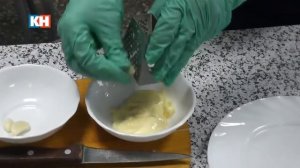 Готовим вместе: салат с кириешками