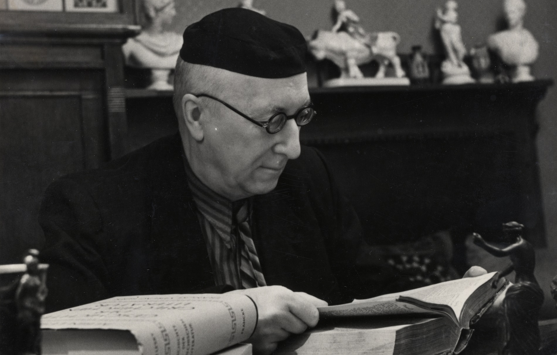 "Творческое наследие А.Ф. Лосева: проблемы и перспективы". Выступления К.В.Зенкина и К.А.Жабинского. смотреть онлайн