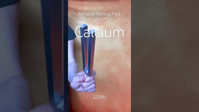 [Calcium] Mineral Tuning Fork ミネラル音叉 カルシウム #tuningfork #minerals #calcium #周波数 смотреть онлайн