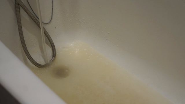 Красногорск, 12.02.2017, ржавая вода, из крана, Москва смотреть онлайн