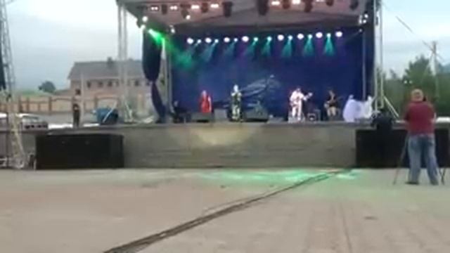 Dina Garipova v Al'met'evske den' molodezhi 28 iyunya 2014 god 240 2 смотреть онлайн