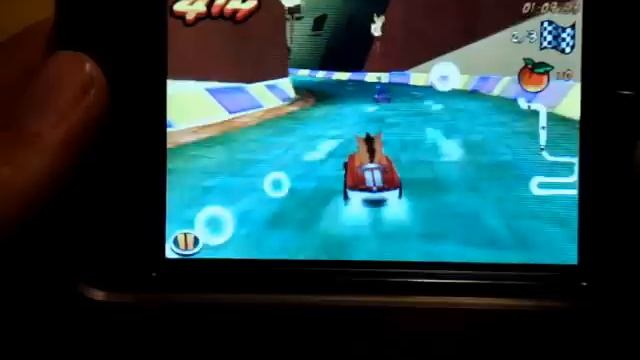 iPod Touch Crash Bandicoot Nitro Kart 3D смотреть онлайн