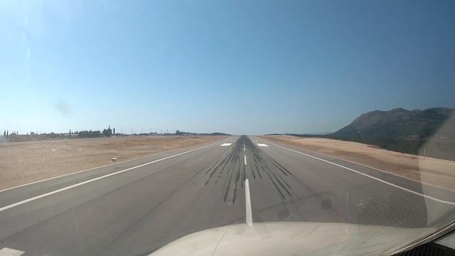 Landing at DBV (Dubrovnik airport - Visual approach runway 29) смотреть онлайн