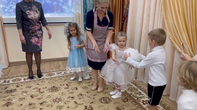 Новогодний утренник , группа «Воробушки» смотреть онлайн