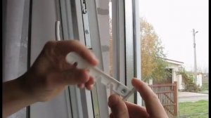 Установка ограничителя открывания створки.