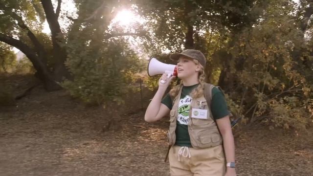 Into the Wild Zone - Dinosaur Survival Tips! T-Rex Ranch Dinosaur Videos смотреть онлайн