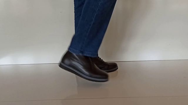 Мужские сапожки из натуральной кожи на меху .Mo'ynali tabyi teridan ishlangan erkaklar etiklari смотреть онлайн