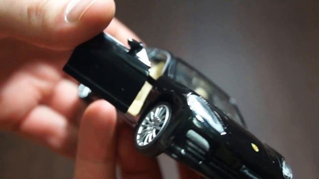 00281 inmagig.ru Игрушечная машина похожая на Porsche Panamera S черного цвета. смотреть онлайн