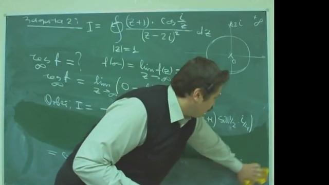 Вычисление интегралов через вычеты (задачи 3 и 4) смотреть онлайн