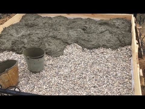 Заливка плиты для гранитного комплекса на кладбище! Такие видео тоже могут быть полезны. смотреть онлайн