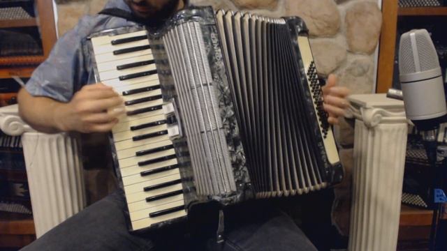 2997 - Slate Hohner Tango IM Piano Accordion MM 37 60 $799 смотреть онлайн