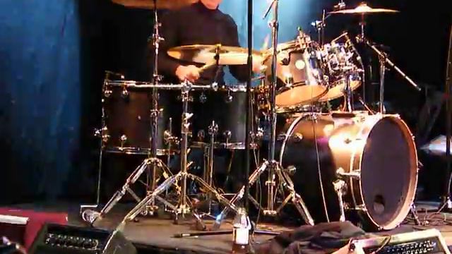 Michael DeRosier on drums смотреть онлайн