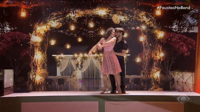 Dirty Dancing: Bia Michelle e o Heron Leal - Danças do Cinema | FAUSTÃO NA BAND смотреть онлайн