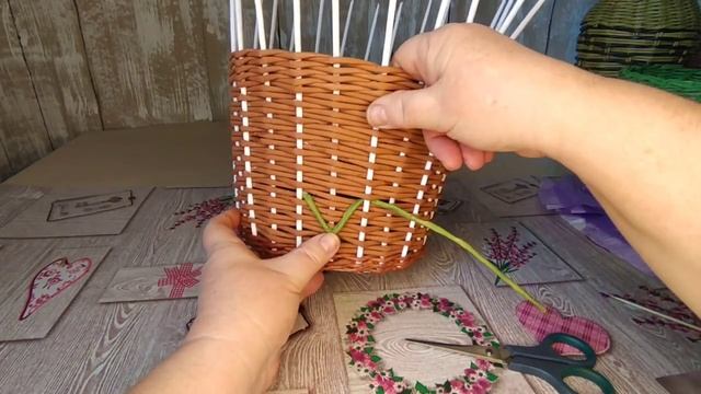 Кашпо с новым узором из бумажных трубочек . смотреть онлайн