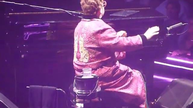 Elton John with Dua Lipa "Cold Heart" (Live in St Louis MO 03-30-2022) смотреть онлайн