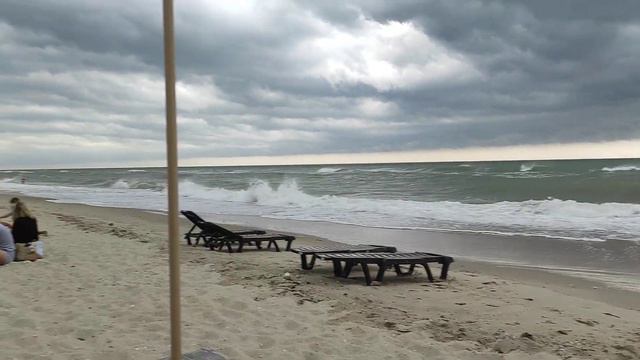 Суровая морская погода в Затоке 🌊6 августа 2021 г.🌀 смотреть онлайн