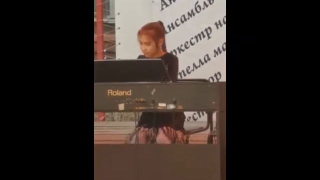 Пианисты ДМШ №1 имени М.П. Фролова играют на Фортепианном марафоне смотреть онлайн