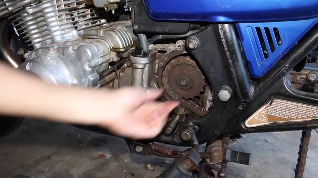 How to Replace a Motorcycle Chain and Sprockets | 1981 Honda CB750K смотреть онлайн