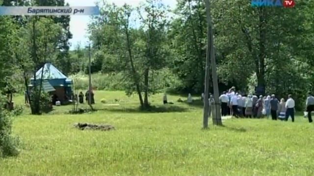 Крестный ход на св.источники в дер. Полом в день Рождества пророка и Предтечи Иоанна Крестителя. смотреть онлайн