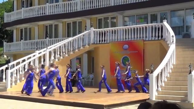 Студия танца "Шаг за шагом" танец "Звёздная страна" смотреть онлайн