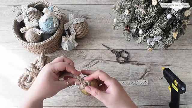 Елочные шары из джута| новогодний декор из пряжи |елочные игрушки своими руками смотреть онлайн