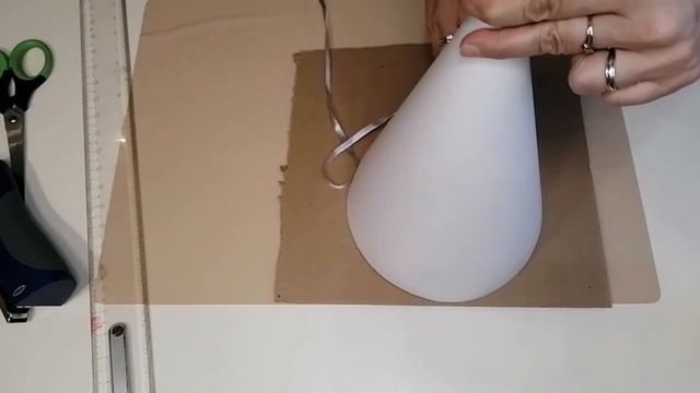 Как из ватмана сделать конус/как сделать ёлку своими руками