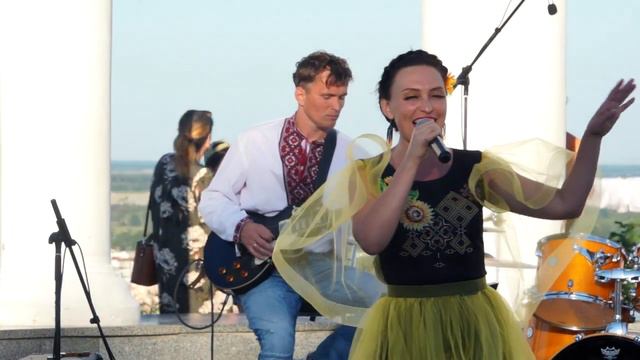 ЗАПИТАЙ У СЕРЦЯ - Лідія Кретова, Концертний ансамбль "Чураївна" смотреть онлайн