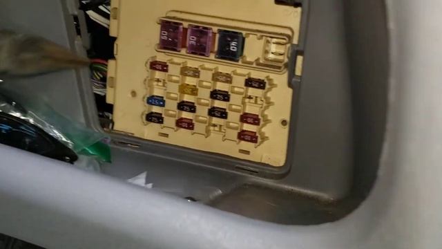 #RADIO/#CLOCK and Cigarette lighter blown FUSE смотреть онлайн