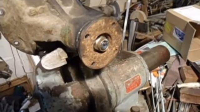 Toyota Tercel 4WD Rear Differential Pinion Seal Replace смотреть онлайн