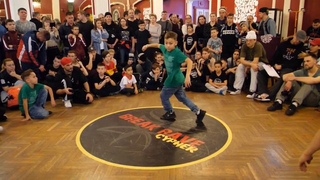 BREAK RAVE CYPHER 2019 - 1/4 final bboy Сын Марса vs Rich смотреть онлайн