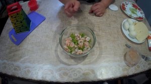 салат с креветками