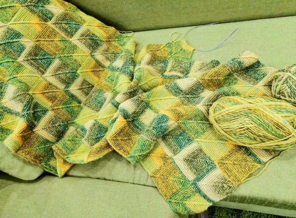 Плед в технике пэчворк спицами. Присоединение квадратов