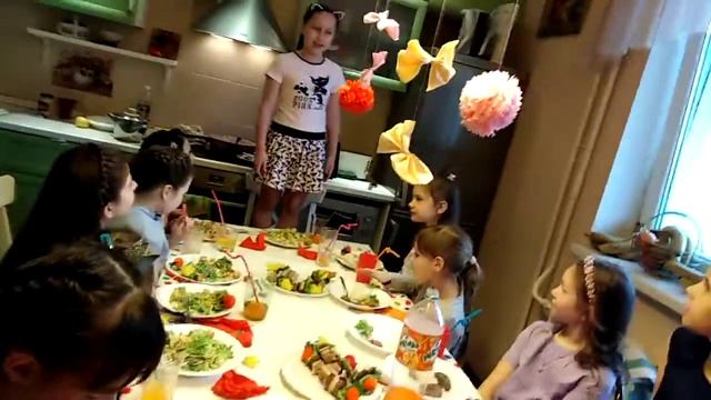#ДеньРождения #Загадки #челлендж #стихотворениеозиме 12 ПОДРУГ! МОЙ ДЕНЬ РОЖДЕНИЯ 9 лет! смотреть онлайн