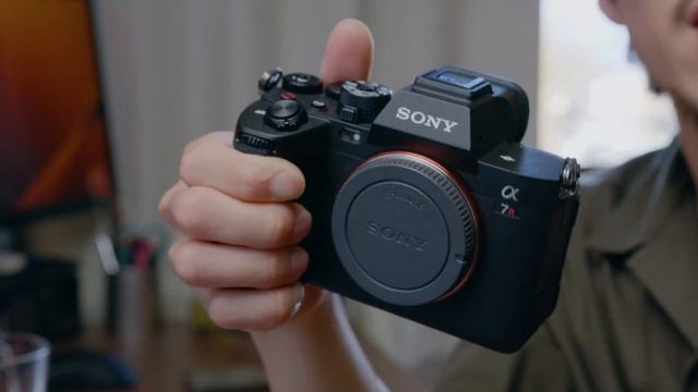 $3,900 Camera vs $1,300 Camera | Sony A7RV vs A7III смотреть онлайн
