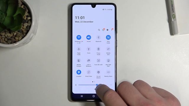 How to Change Brightness Level – Display Settings on SAMSUNG Galaxy A41 смотреть онлайн